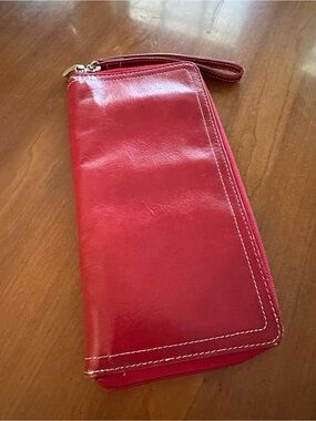 Fossil Red Leather Travel Wallet Passport Holder Zip Around Organizer Wristlet